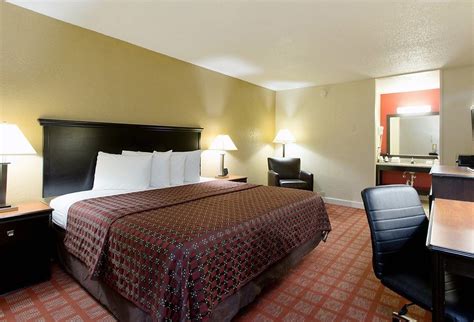 Budget-Friendly Options: Cheap Hotels near Magic Springs AR